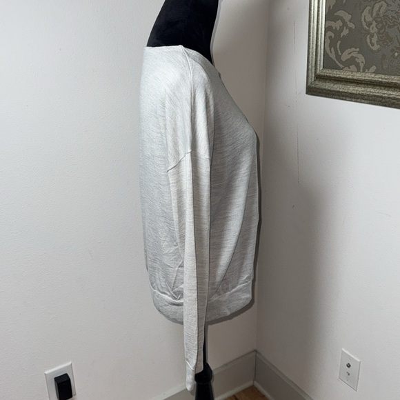 Ann Taylor Sz L heather light gray long sleeves pullover merino wool sweater - Picture 4 of 7